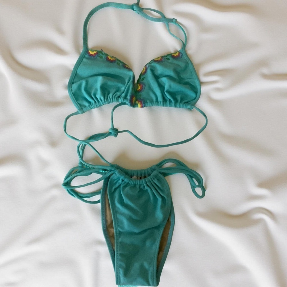 Recco Size Large Brazilian Floral Embroidered  Bikini Top & Side Ties Bottom.New